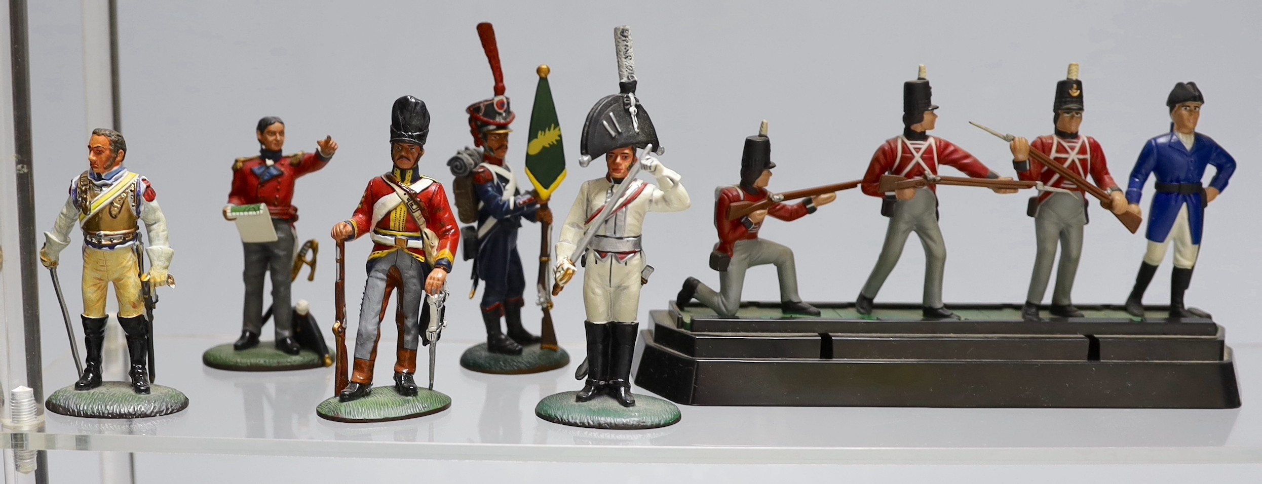 Duke of Wellington and Napoleonic war interest – A group of painted lead figures of soldiers by Delprado, Oryon, etc. composition models